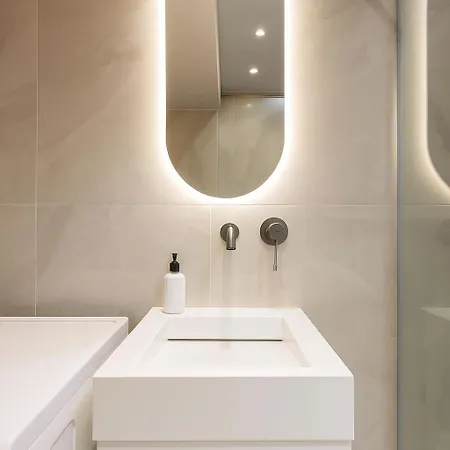 Ly Sapphire Center Lejlighed